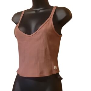 Vuori Women’s Rib Crop Tank Cropped Athletic Top Color Marsala Pink Sz M